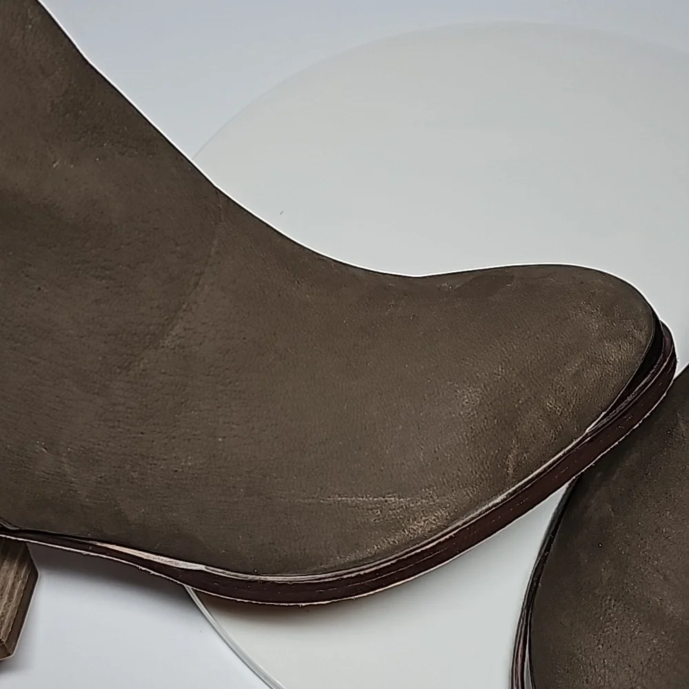 Diba True Swing Brown Leather Ankle Boots Side Zip Block Heel 8.5 NWOT Western